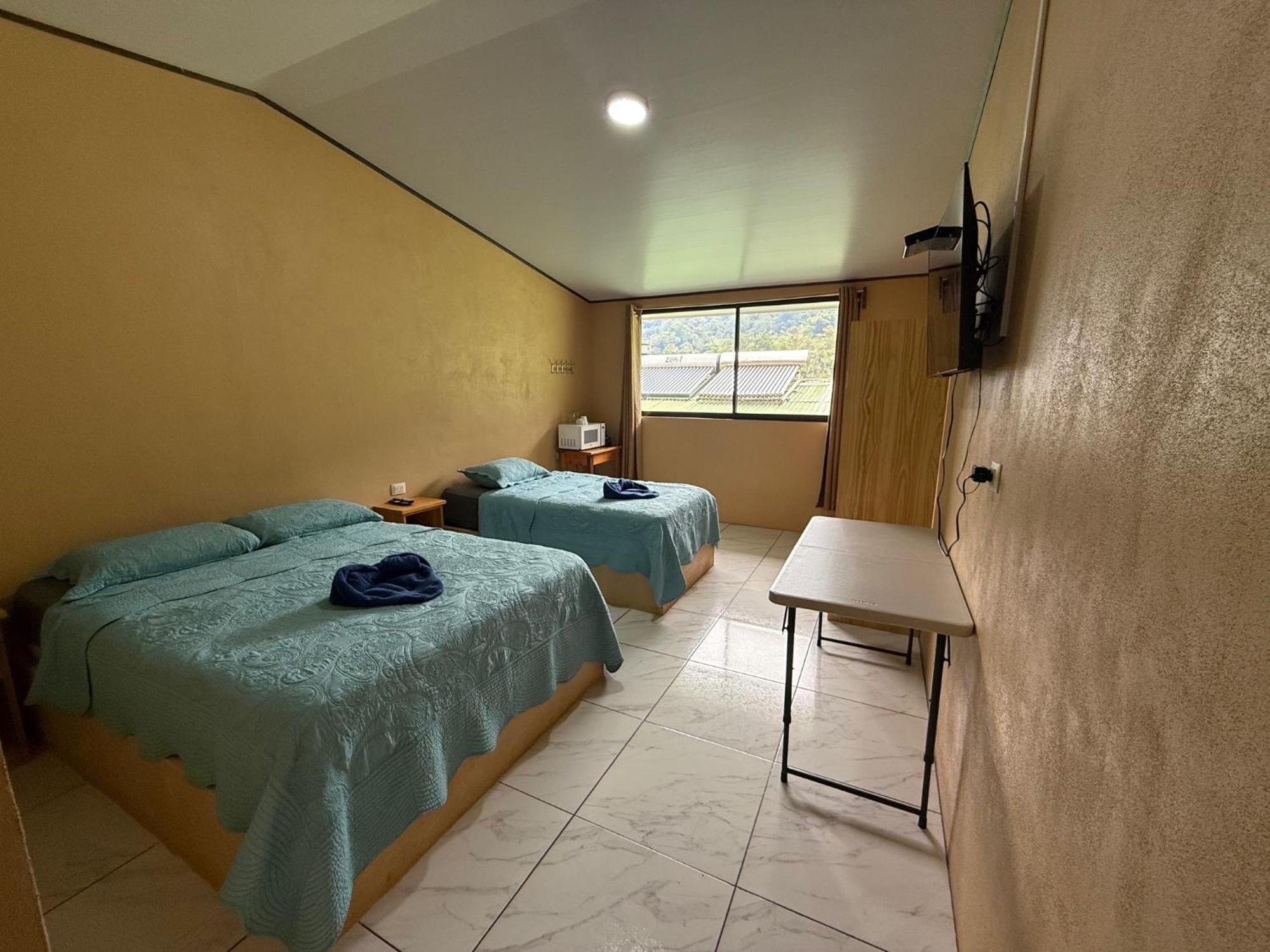 Hotel Uran Rivas Exterior photo